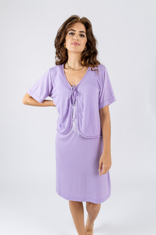 CONJUNTO CAMISON CON CASACA LILA