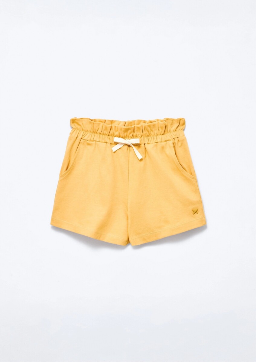 SHORT BÁSICO CON BOLSILLOS Y BORDADO - AMARILLO 