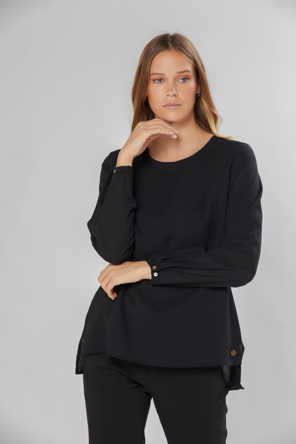 BLUSA CLÁSICA Negro