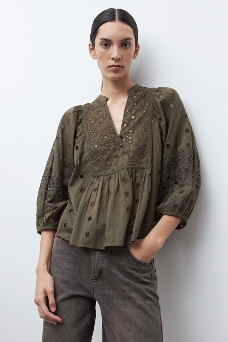 Blusa bordada con broderie - verde oliva 
