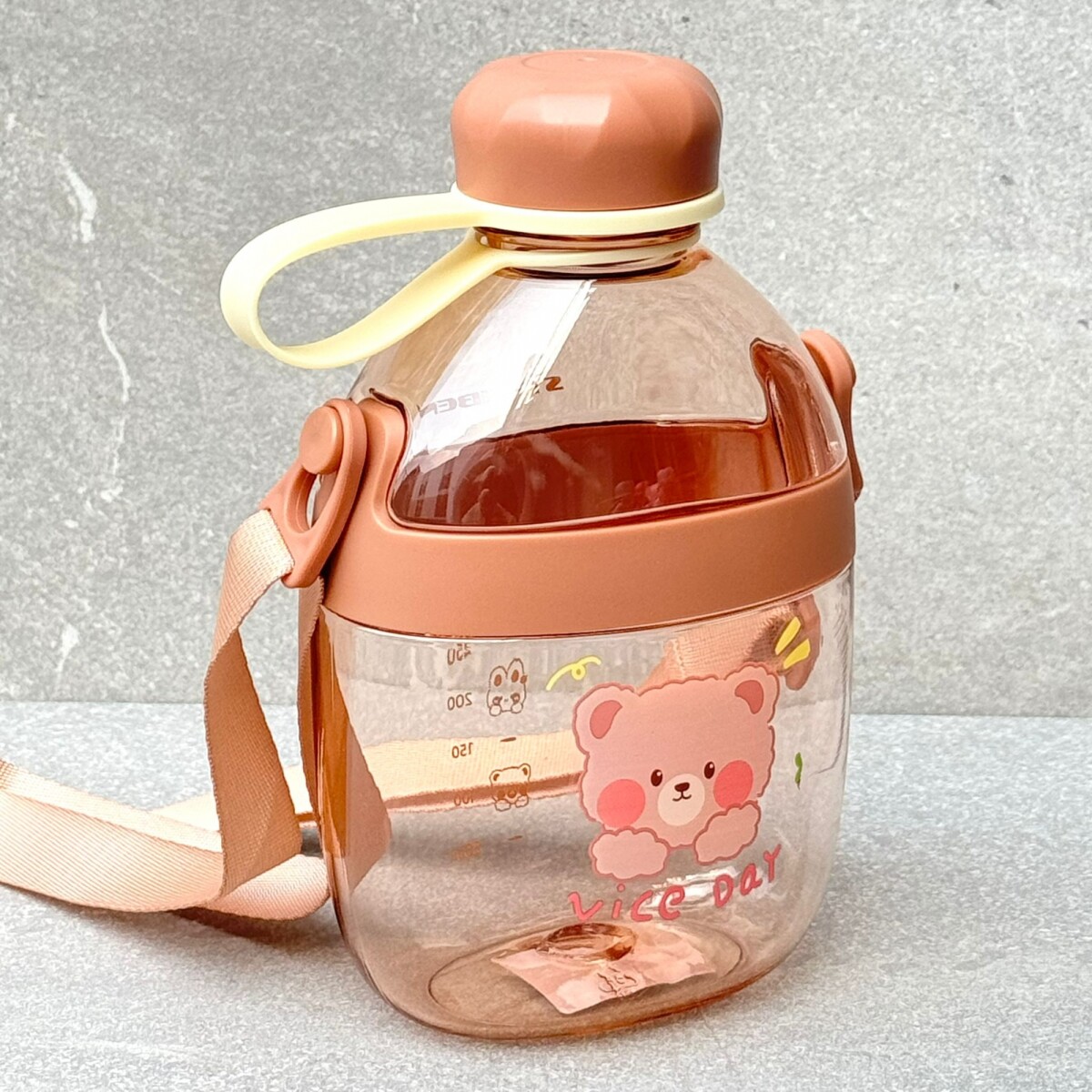 Botella Infantil Plástica 650ML 