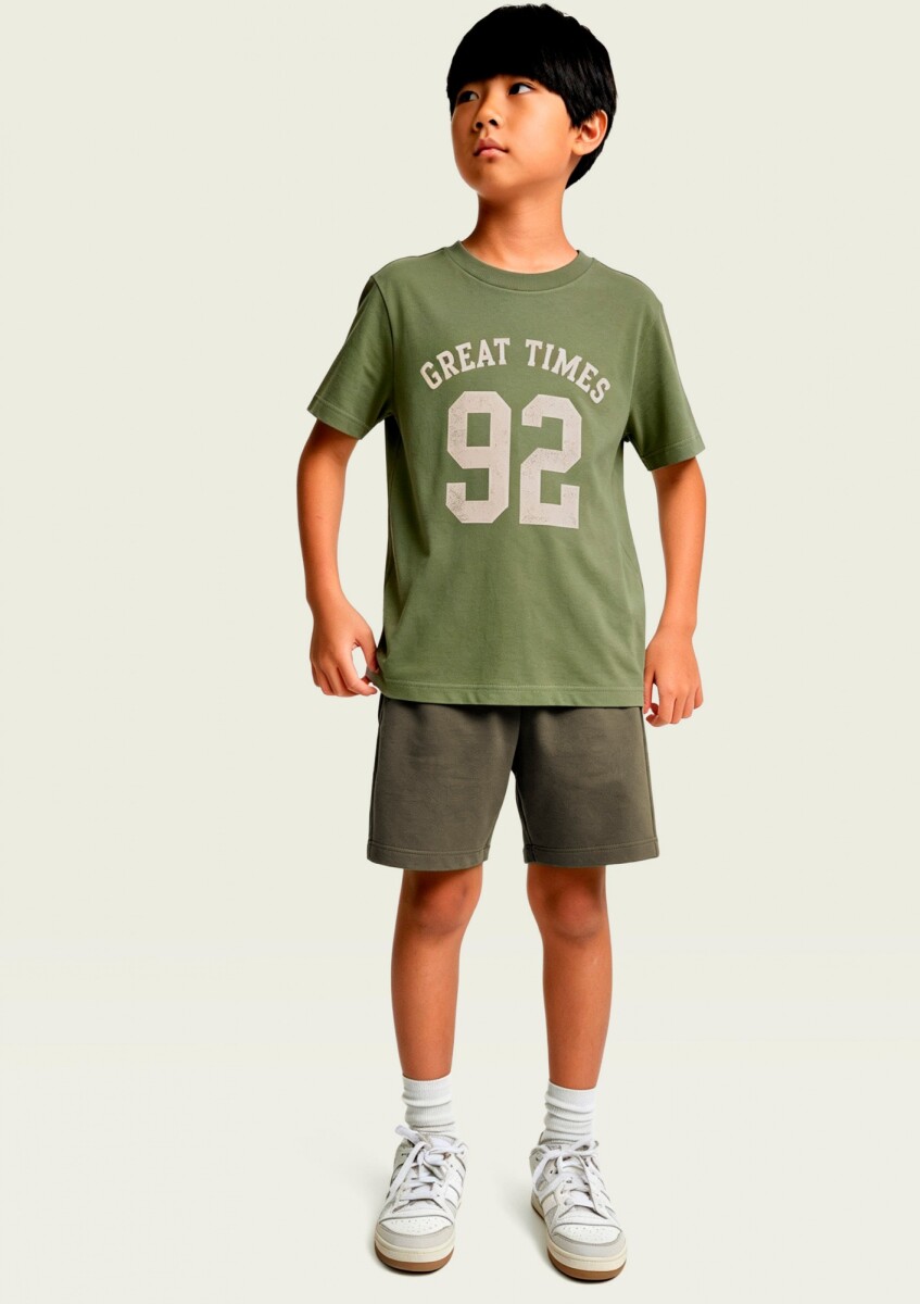 CONJUNTO INFANTIL CON ESTAMPADO - VERDE 