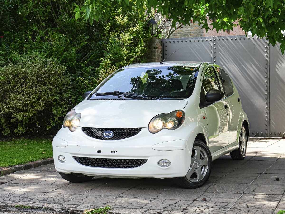 BYD F0 GLXI 1.0 Extra Full | Permuta / Financia BYD F0 GLXI 1.0 Extra Full | Permuta / Financia