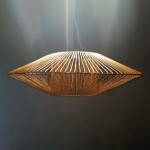 Lampara de techa natural/beige, realizada en fibras cien por ciento naturales Lampara de techa natural/beige, realizada en fibras cien por ciento naturales