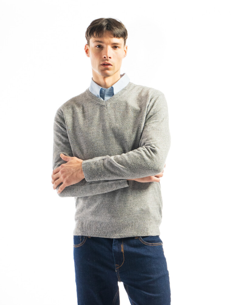 Buzo Tipo Cashmere Cuello V Gris Claro Melange
