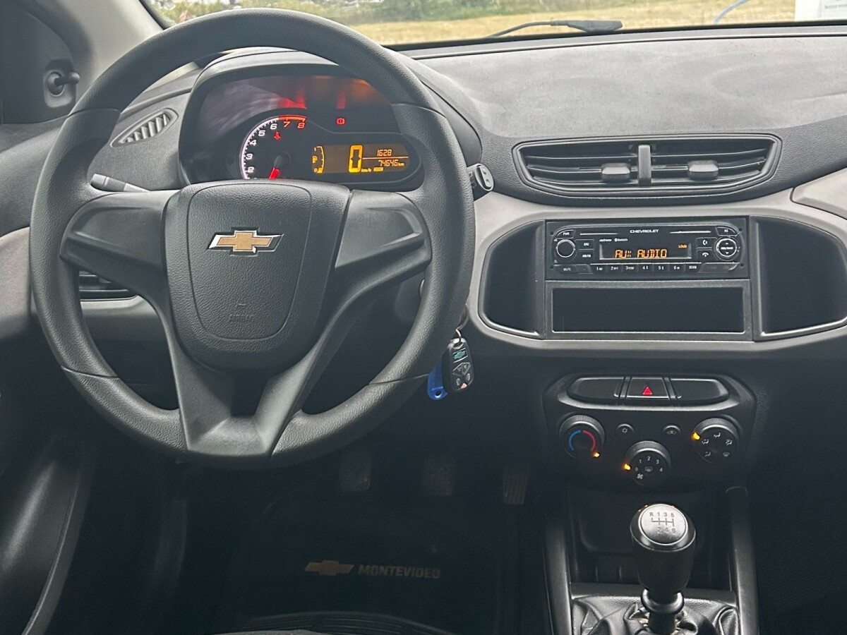 Chevrolet Onix Joy 1.0 Extra Full Permuta / Financia Chevrolet Onix Joy 1.0 Extra Full Permuta / Financia