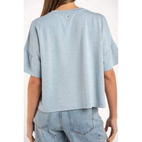 Remera Celeste