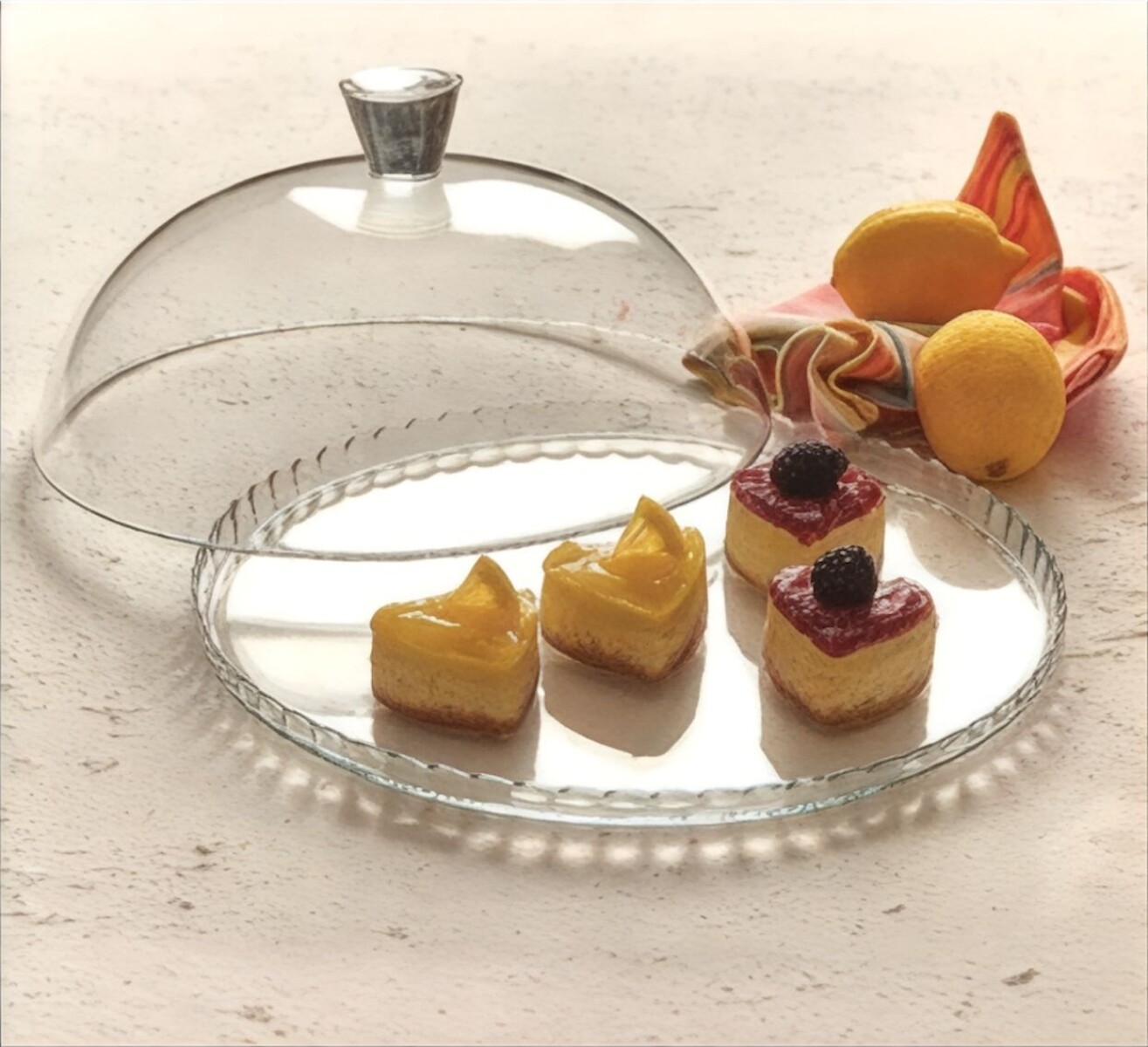 Plato de Torta 32.2cm Diametro con Cupula Pasabahce 