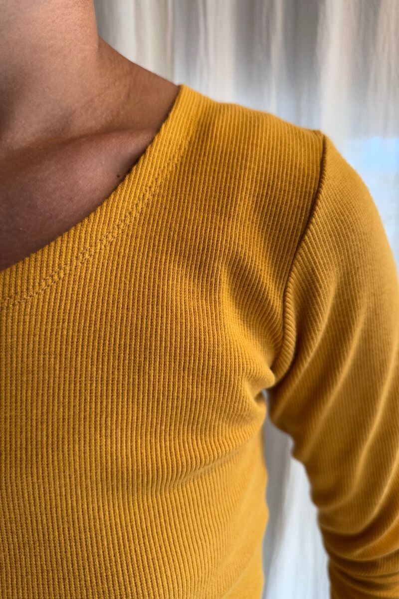 Camiseta en ribs - Mostaza 