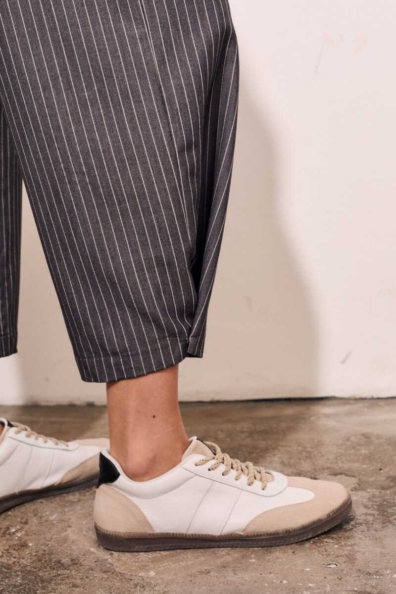 Pantalón A Rayas Gris