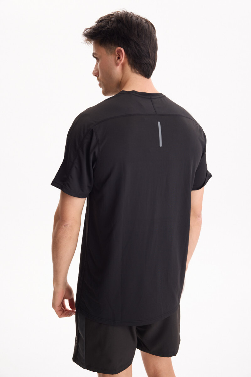 Remera DryFit Force Negro
