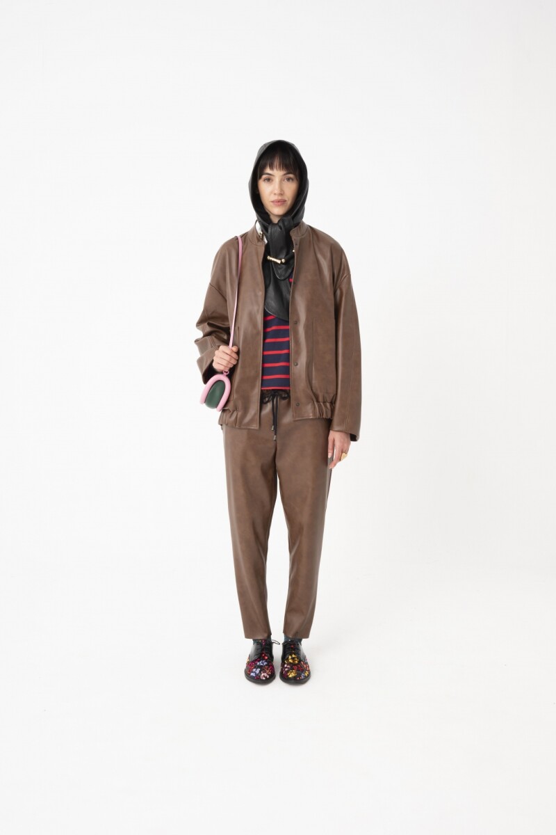 Pantalón slim fit Marron