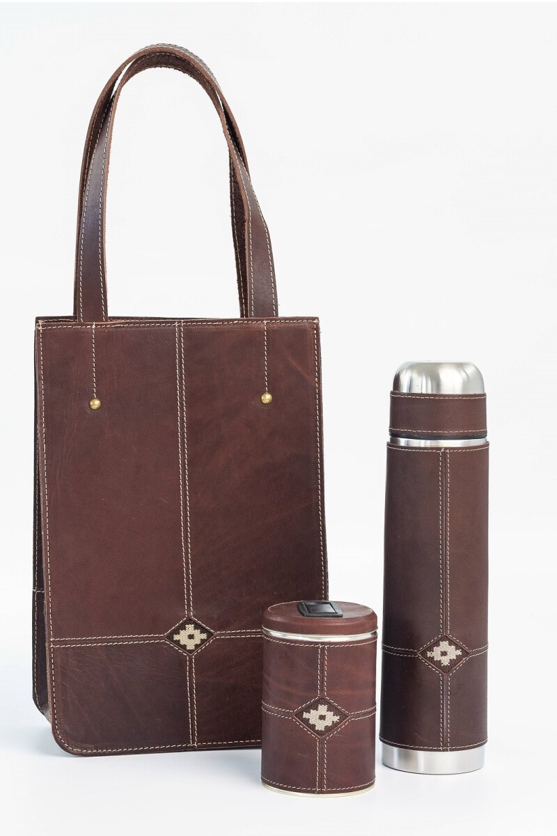 Yerbera de cuero con pico cebador Yerbera de cuero con pico cebador