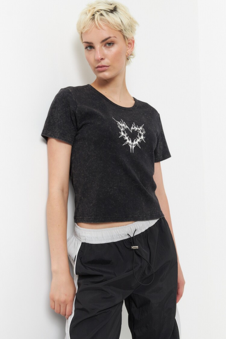 REMERA LEV Negro