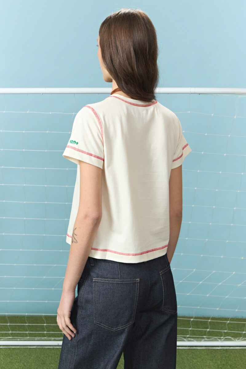 Remera con pespunte blanco