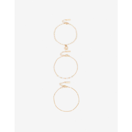 Set De Pulseras Con Charm Floral Dorado