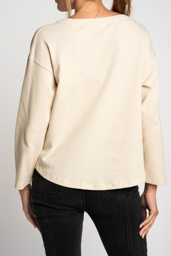 Sweater Arena