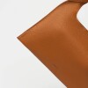 Cartera al hombro Minimal en Cuero Graneado Marron