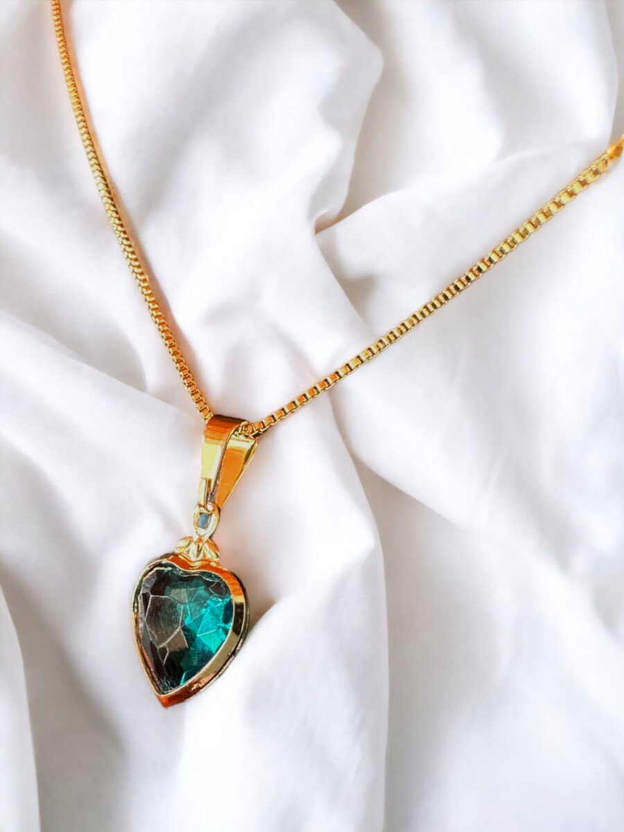 Cadena con corazon verde 