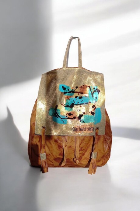 Mochila De Cuero Modelo BRISA Línea Ottenta Terra Con Arte Turquesa Mochila De Cuero Modelo BRISA Línea Ottenta Terra Con Arte Turquesa