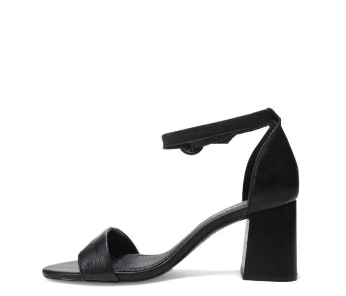 Sandalia alta c/pulsera Preto