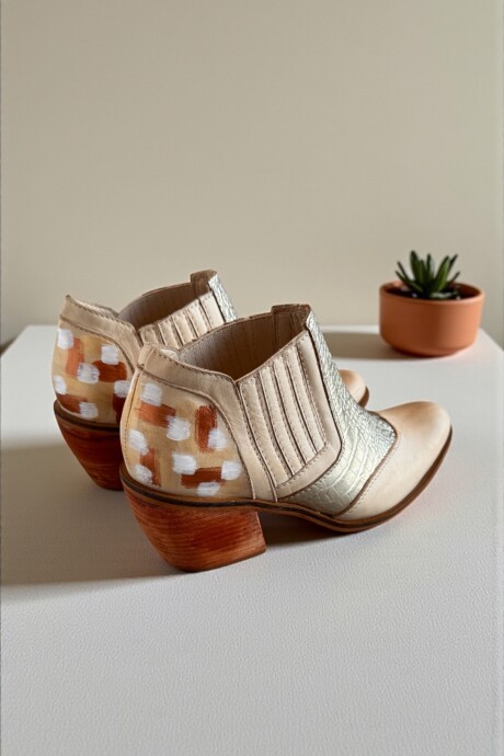 Bota Alexa Natu Con Dorado Y Arte Bota Alexa Natu Con Dorado Y Arte