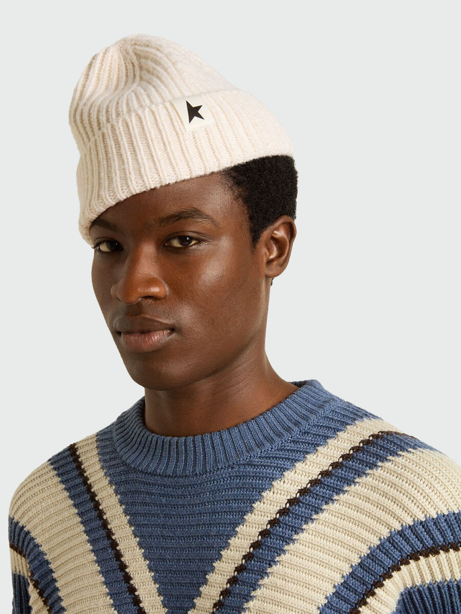 GOLDEN GOOSE - Gorro de lana con estrella negra 