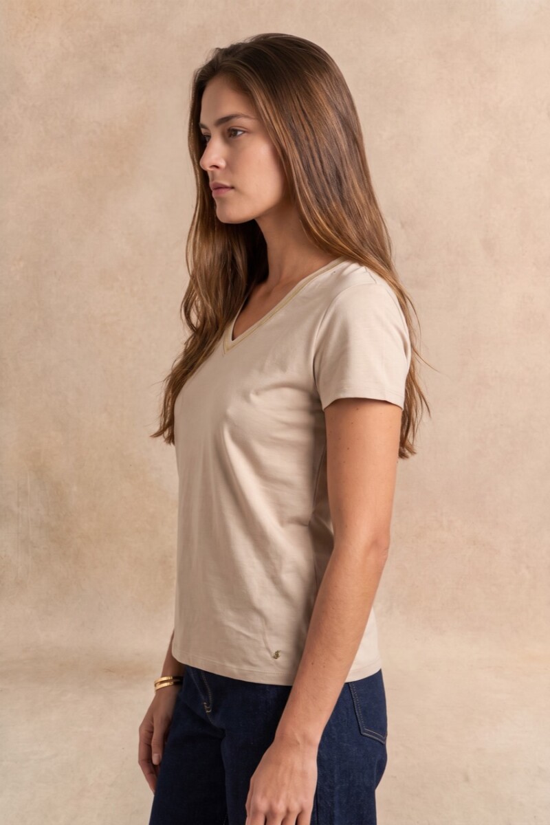 Remera Escote V Algodón Nude