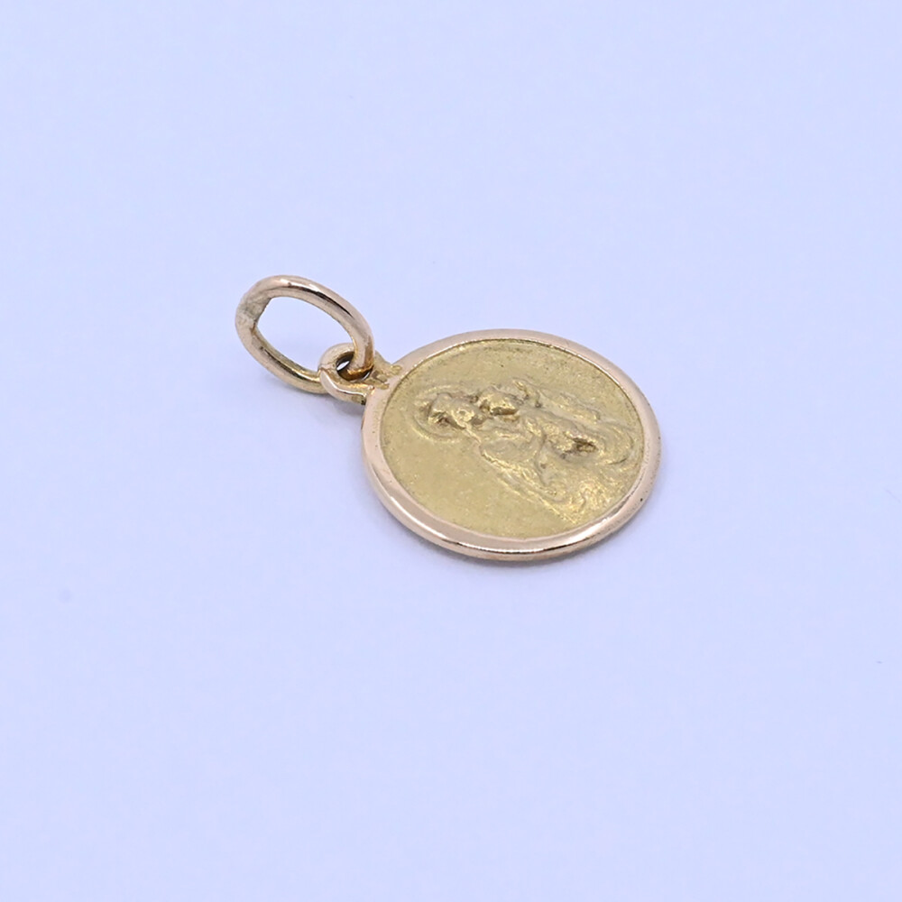 Medalla oro 18k escapulario. Medalla oro 18k escapulario.