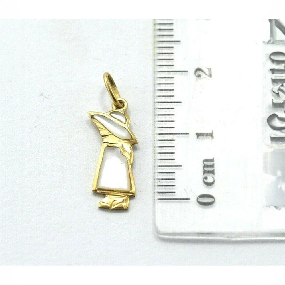 Dije Niña En Oro 18K Y Nacar Dije Niña En Oro 18K Y Nacar