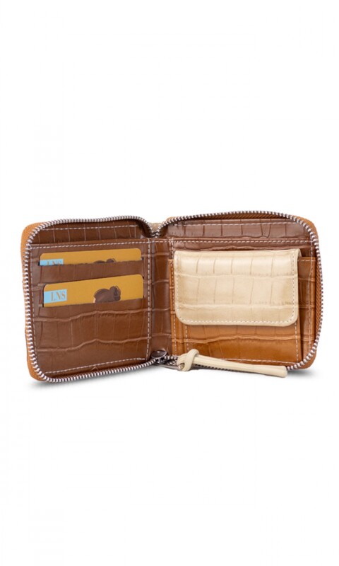 BILLETERA CANDELA CROCO ARENA SUELA HABANO