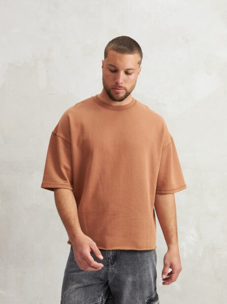 REMERA STONE CHOCOLATE