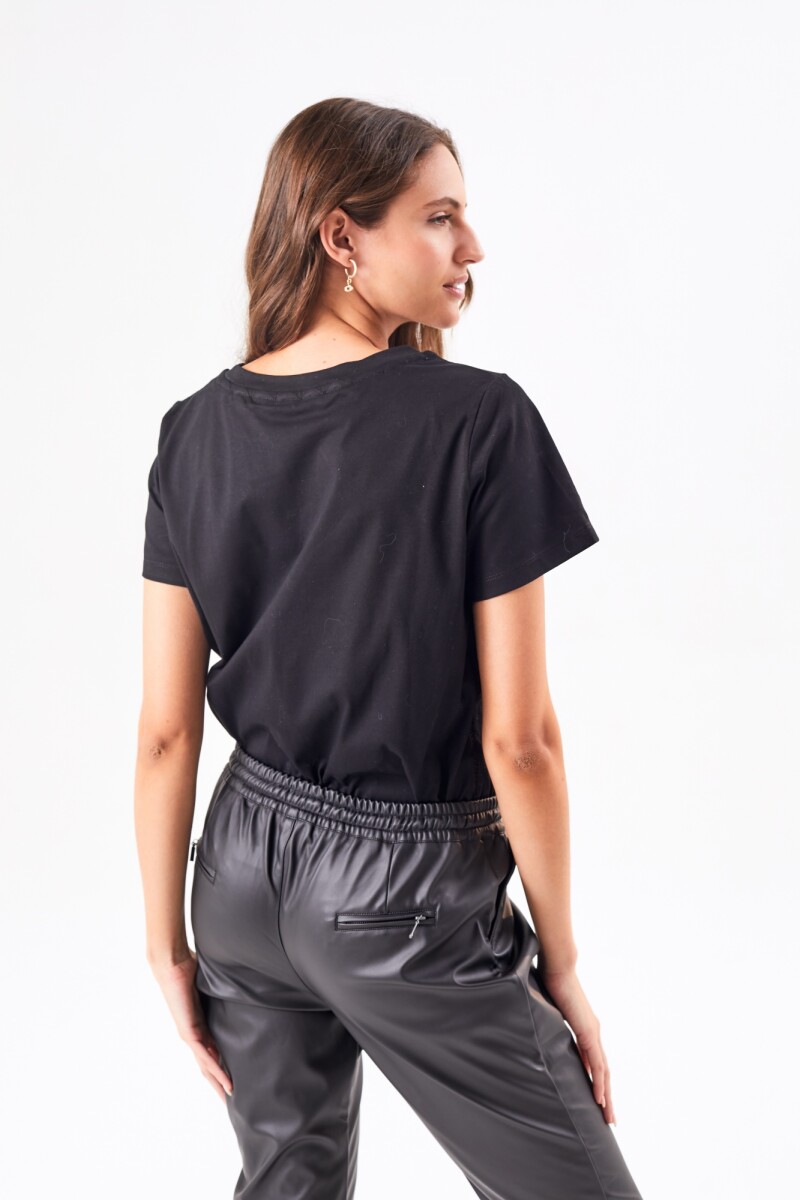 Remera Algodón Negro