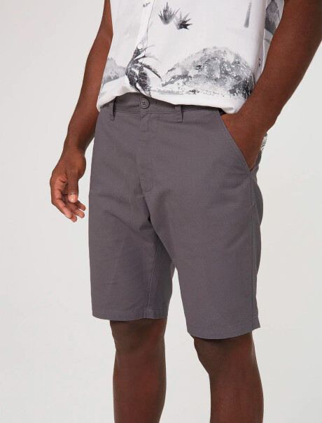 BERMUDA BÁSICA MODELO CHINO GRIS OSCURO