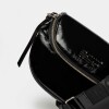 Bandolera Soft En Cuero Charol Arrugado Negro