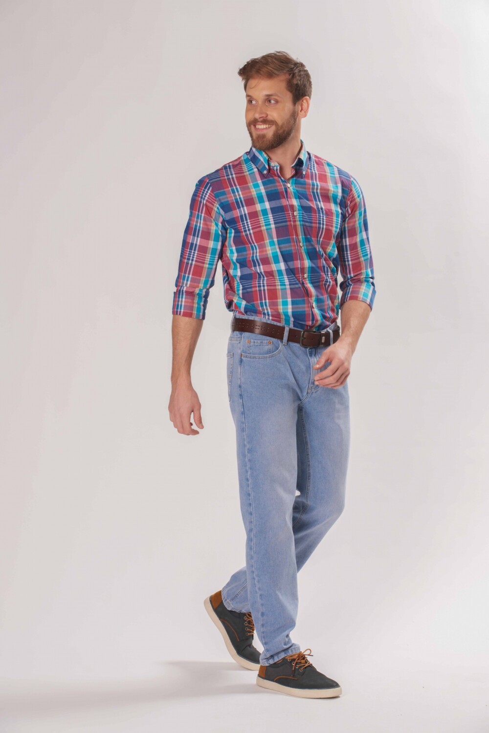 PANTALÓN DE JEAN CLÁSICO Celeste