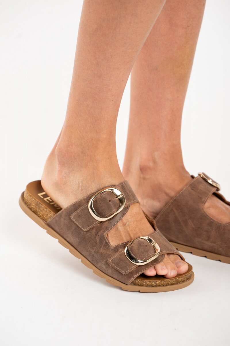 Sandalia Cuero Hebillas Marrón
