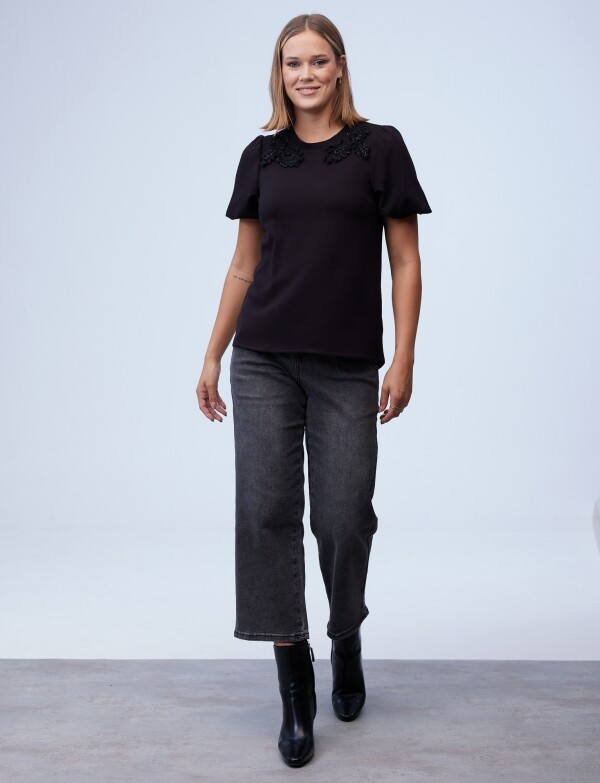 Blusa Aplique Bordado NEGRO