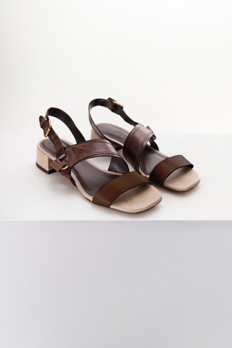 SANDALIA ICONO MARRON