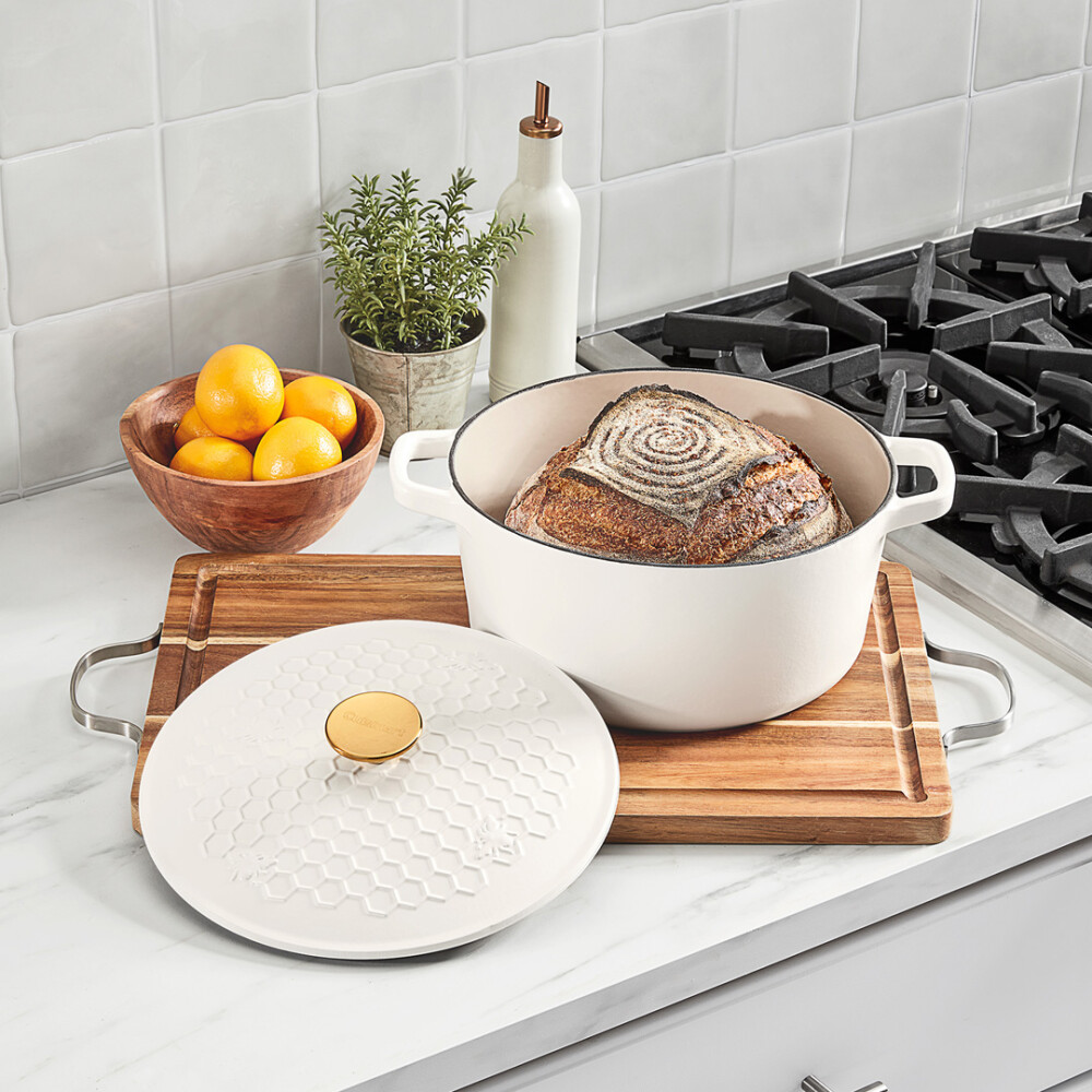 Cuisinart® CACEROLA DE HIERRO FUNDIDO BEEHIVE 5QT - BLANCO MATE N/A
