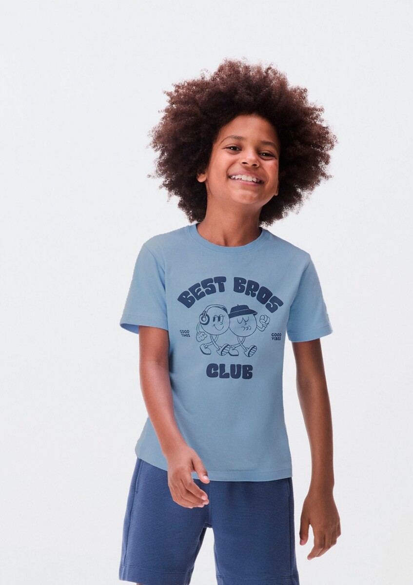 CAMISETA DE NIÑO MANGA CORTA ESTAMPADA - CELESTE 
