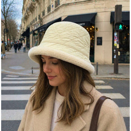 Gorro piluso puffer con corderito Blanco
