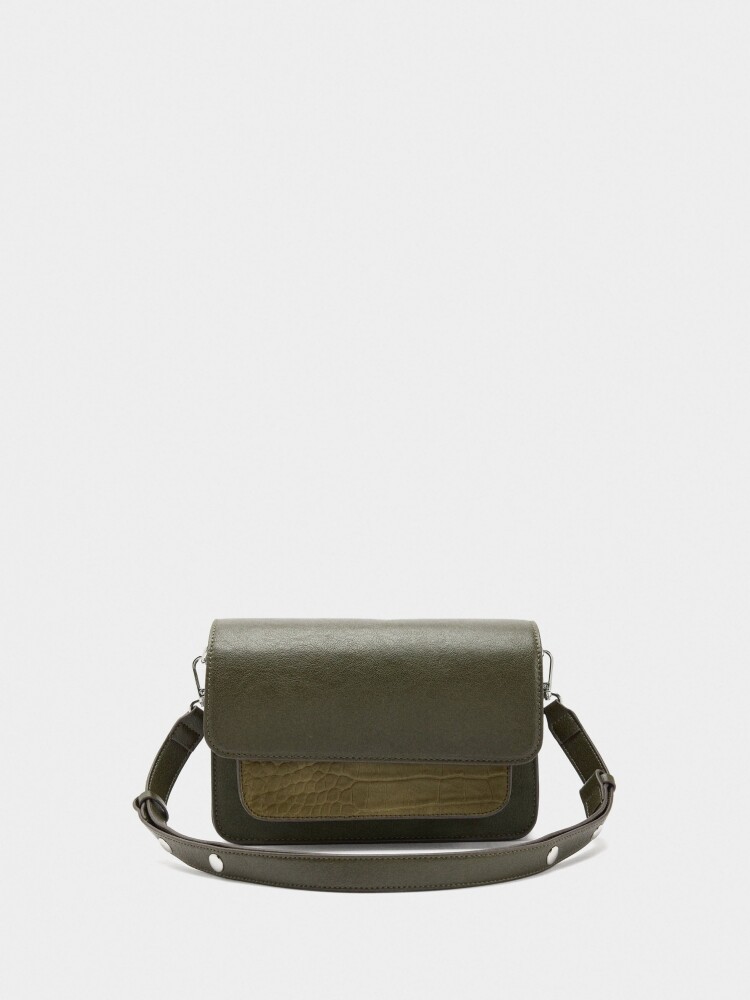Bolso Bandolera Con Solapa Y Textura caqui