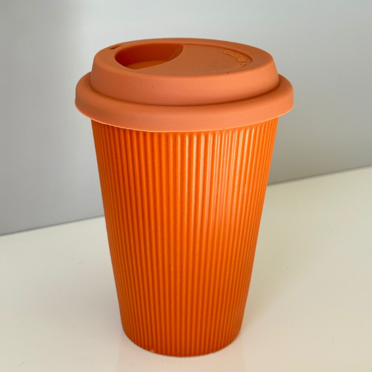 Vaso Café/Té de Ceramica c/Tapa Silicona 400ML 