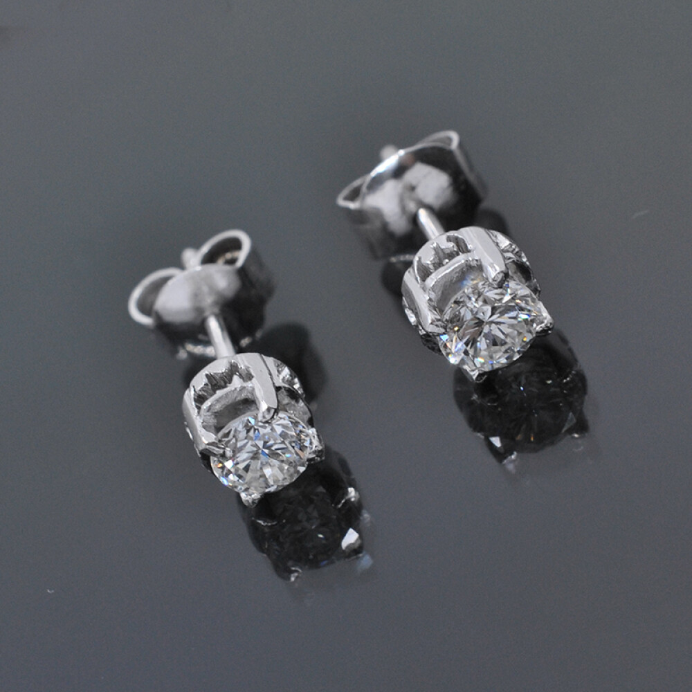 Caravanas en oro 18k blanco y brillantes Caravanas en oro 18k blanco y brillantes