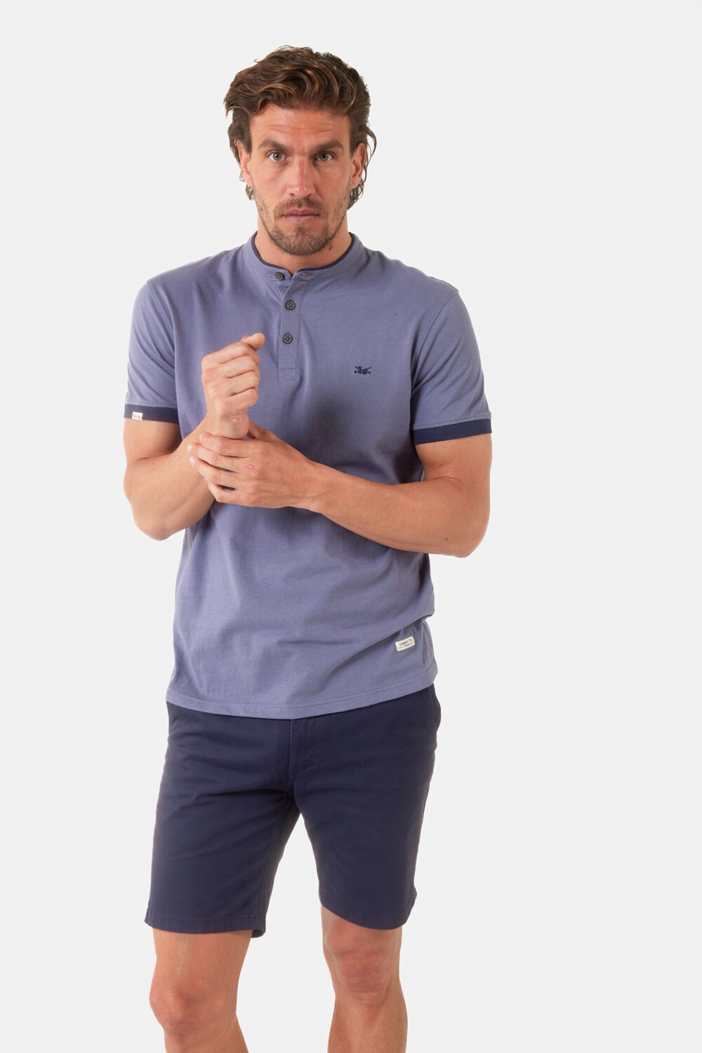 REMERA LISA CUELLO MAO Lila