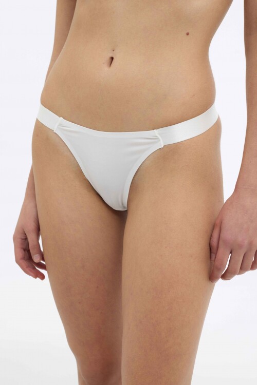 Colaless Emiliana Blanco