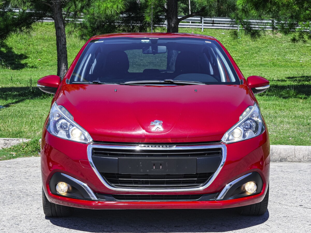 Peugeot 208 Active 1.2 Extra Full 2018 EXCELENTE ESTADO! Peugeot 208 Active 1.2 Extra Full 2018 EXCELENTE ESTADO!