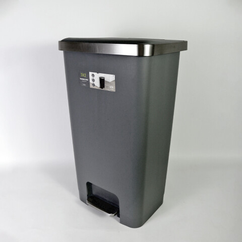 BASURERO PLAST GRIS C/PEDAL 31X37X65CM Unica