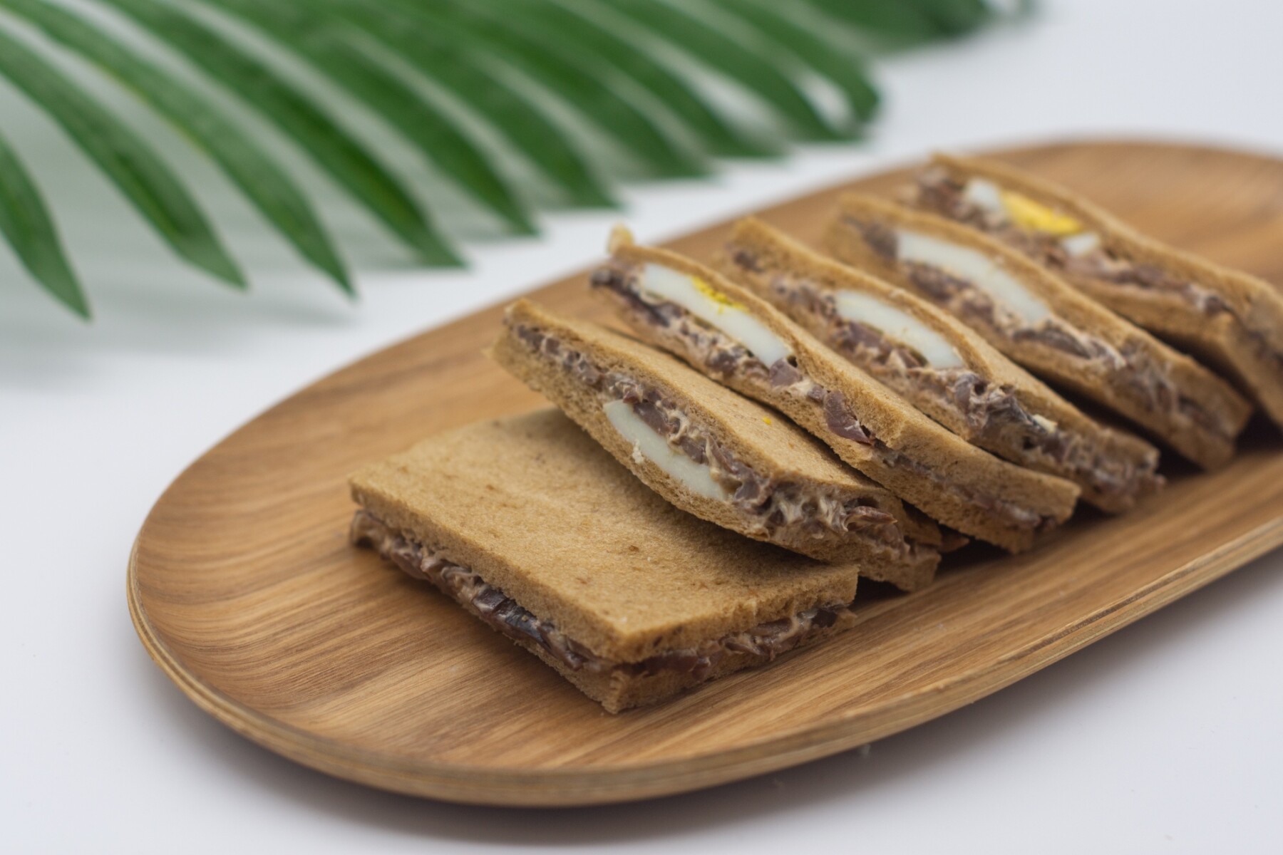 6 Sándwiches de Aceituna en Pan Negro de Copetín - 000 